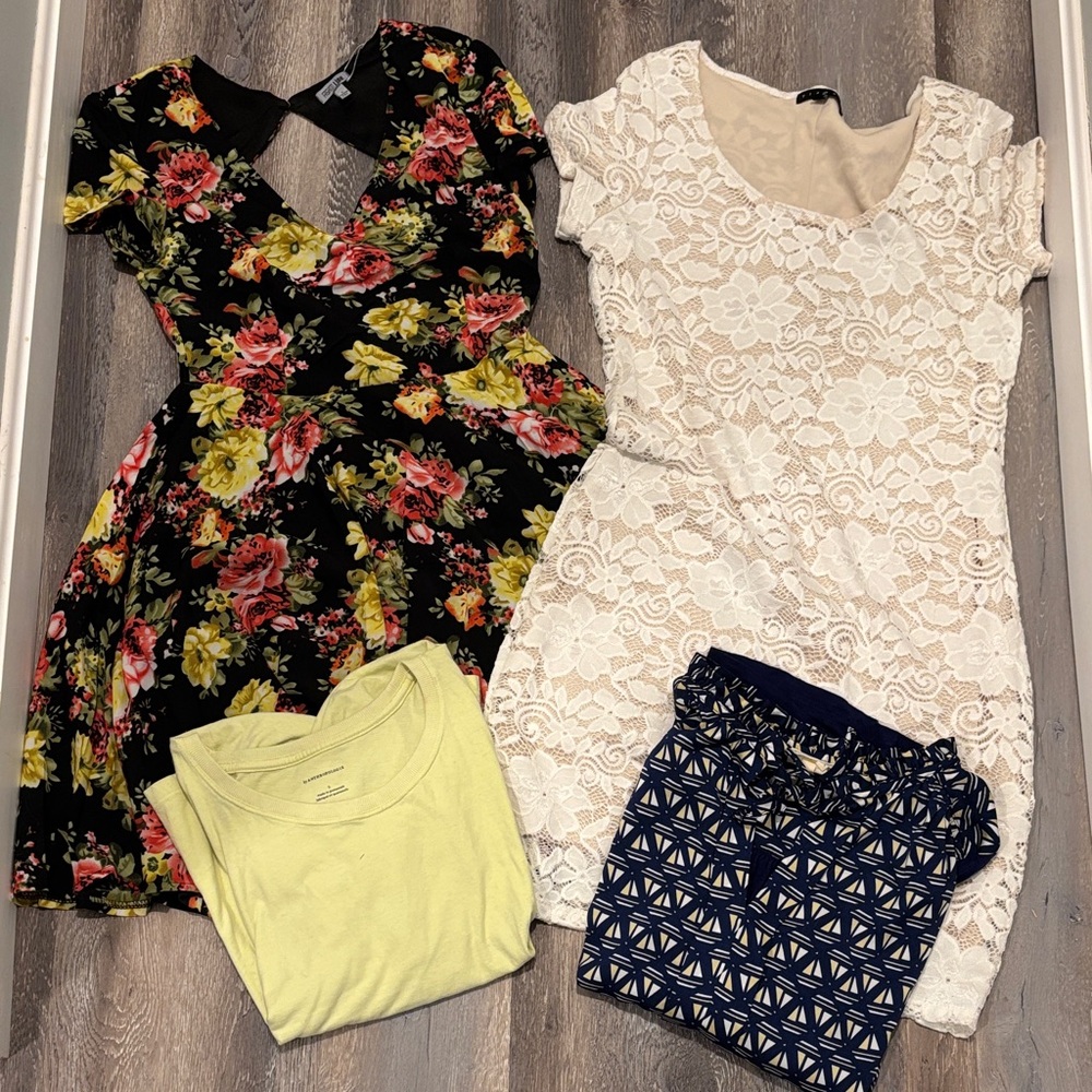 Bundle Lot of‎ Size Small Floral and Lace Dress 2 Anthropologie tops